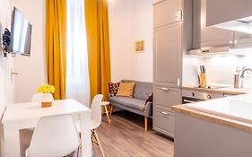 Central And Comfy 2Bdr Apartment Near Parliament